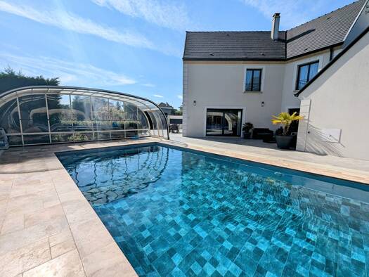 Maison à vendre 1 360 000 € 12 pièces 7 chambres 369 m² 1 003 m² de terrain Village Pierre Lais La Queue-en-Brie 94510