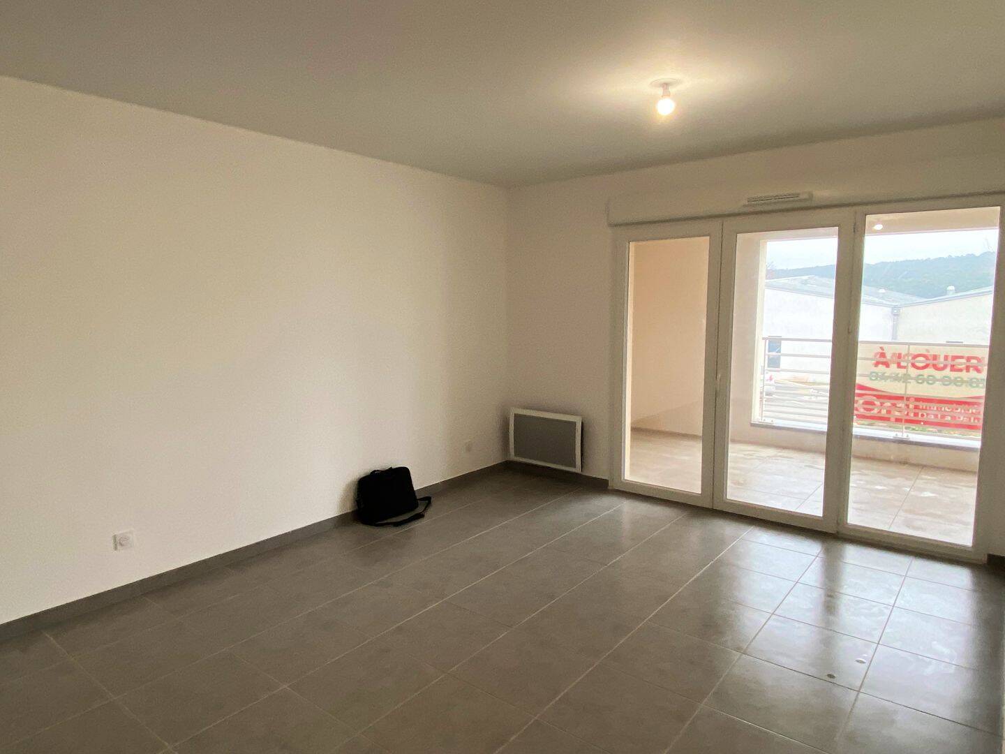 Appartement 3 pièces 60 m² · à Meyreuil · 60 m² · 956 €