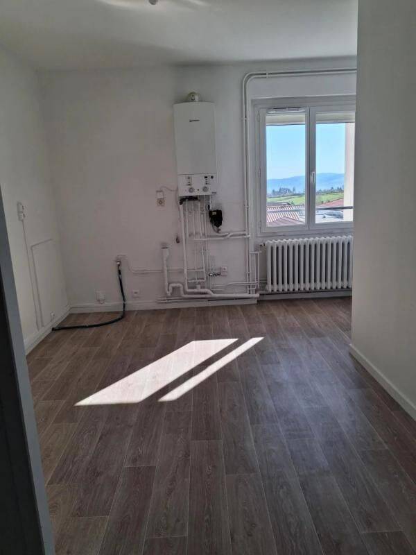 Appartement 4 pièces 96 m² · à Saint-Maurice-en-Gourgois · 96 m² · 645 €/mois