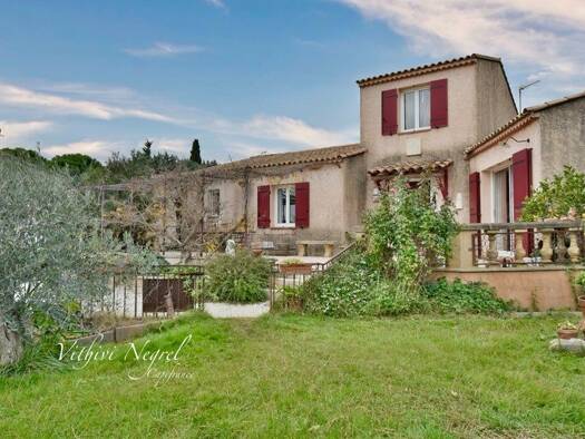 Maison à vendre 590 000 € 5 pièces 4 chambres 125 m² 1 149 m² de terrain Mouriès 13890