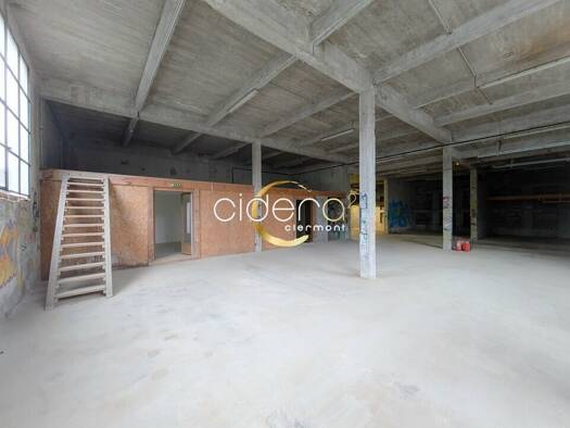 Entrepôt à louer 1 300 € 290 m² d'espace de stockage Montbeton-Les Joncheres Cusset 03300