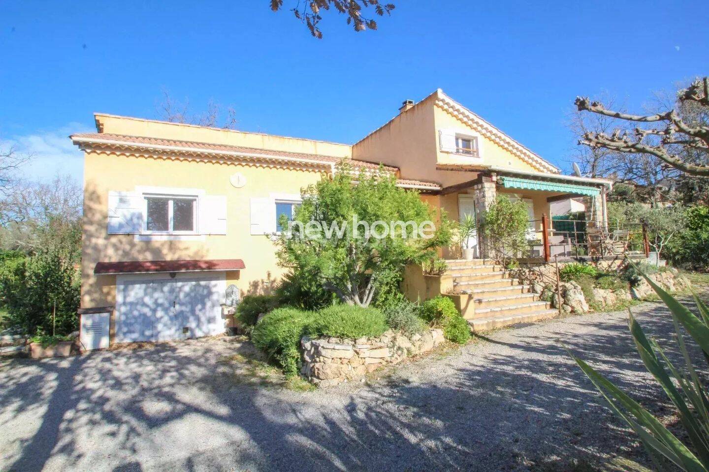Maison 8 pièces 142 m² · à Bagnols-en-Forêt · 142 m² · 550 000 €