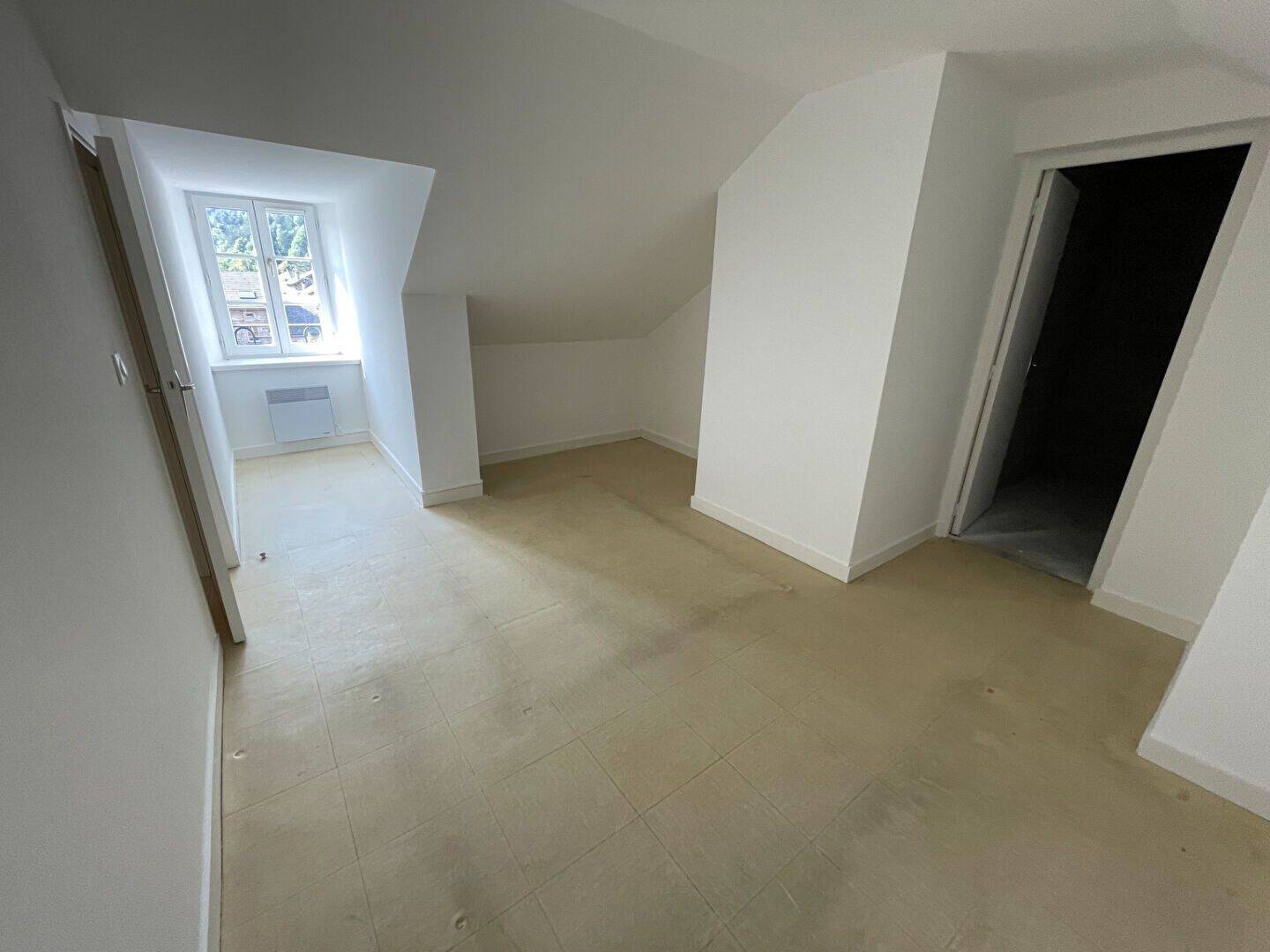 Appartement 4 pièces 87 m² · à Saint-Julien-Chapteuil · 87 m² · 592 €/mois