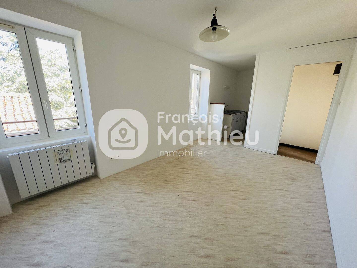 Appartement 2 pièces 30 m² · à Salles-Arbuissonnas-en-Beaujolais · 30 m² · 450 €