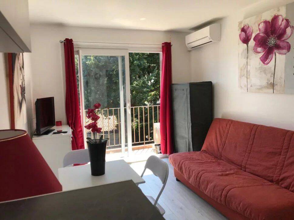 Appartement 1 pièce 18 m² · à Antibes · 18 m² · 630 €