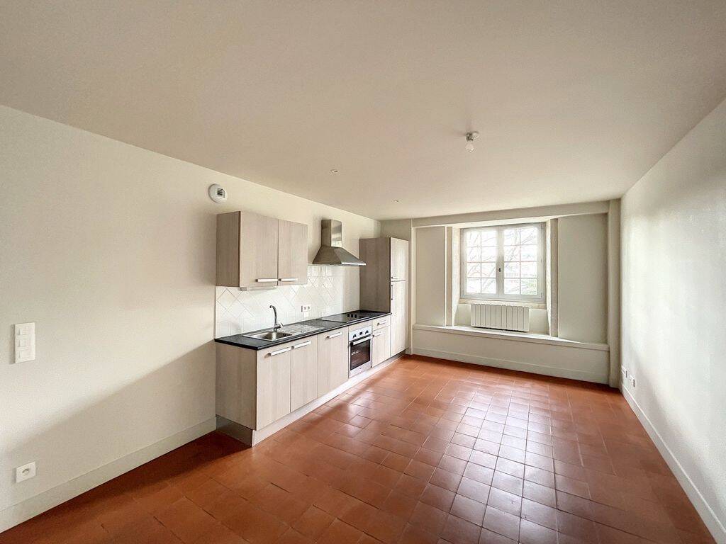 Appartement 2 pièces 42 m² · à Nîmes · 41,6 m² · 689 €
