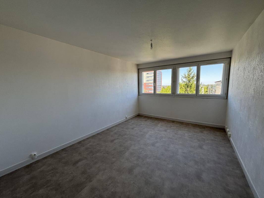 Appartement 5 pièces 90 m² · à Chenôve · 90 m² · 696 €