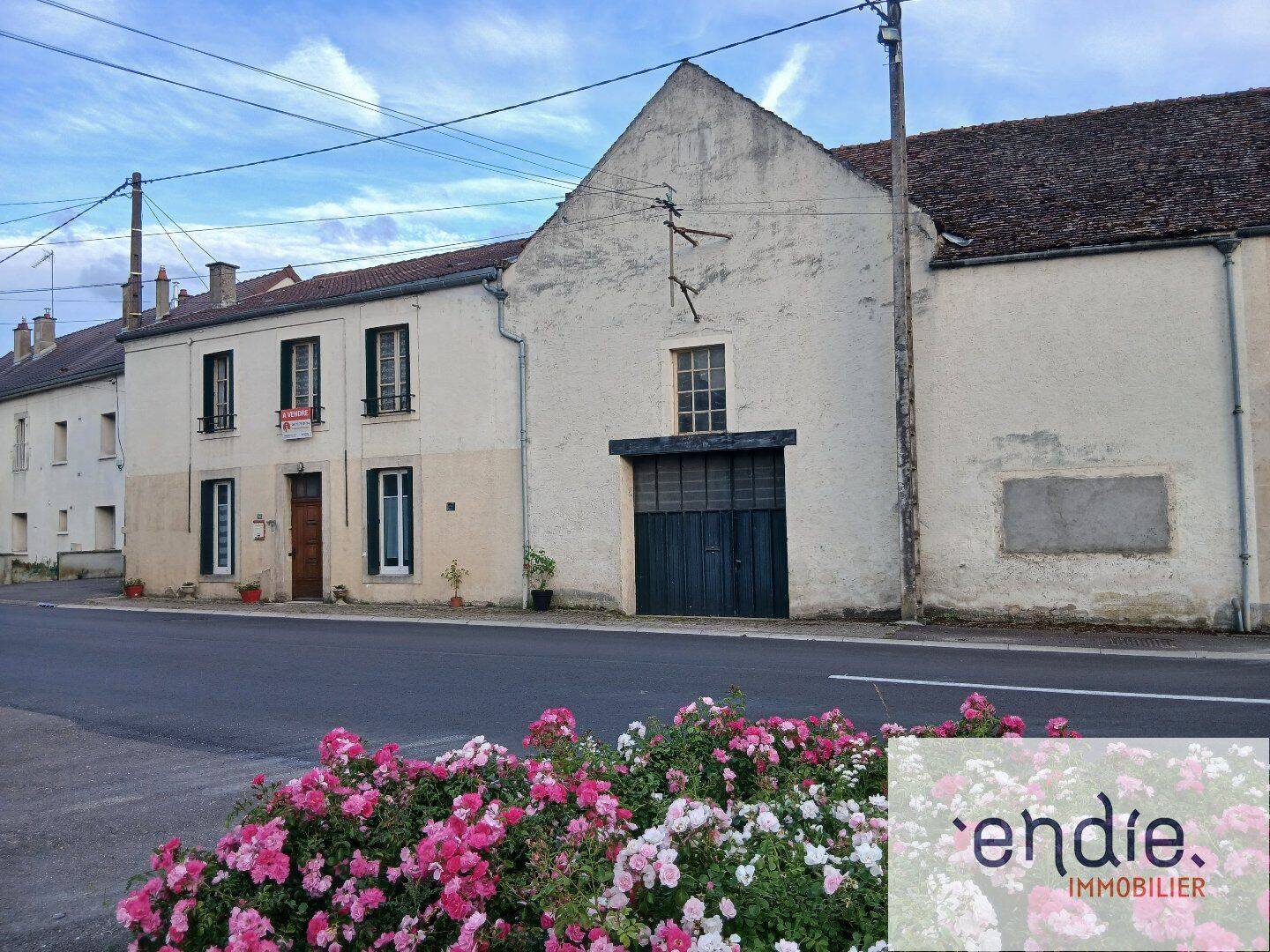 Maison 8 pièces 174 m² · à Marmagne · 174 m² · 59 000 €