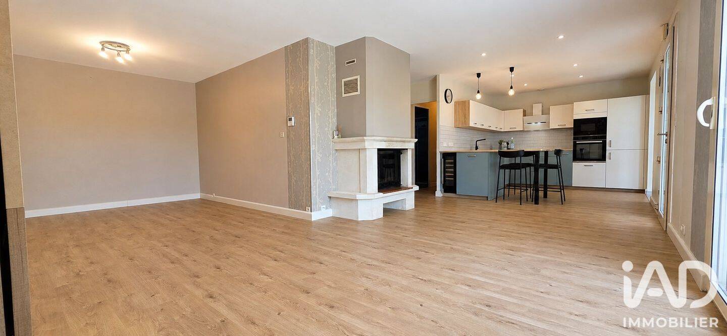 Maison 7 pièces 157 m² · à Clessy · 157 m² · 225 000 €