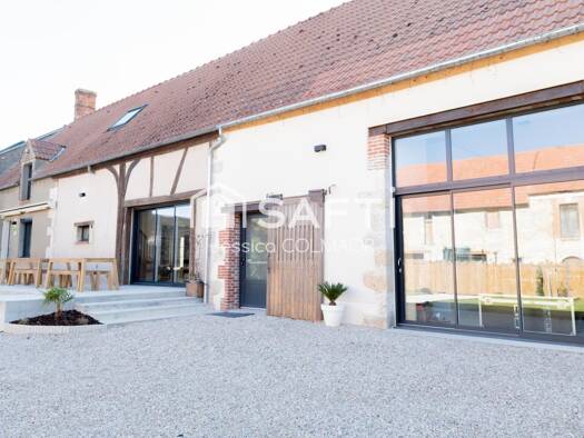 Maison à vendre 720 000 € 7 pièces 5 chambres 371 m² 33 040 m² de terrain Lorcy 45490