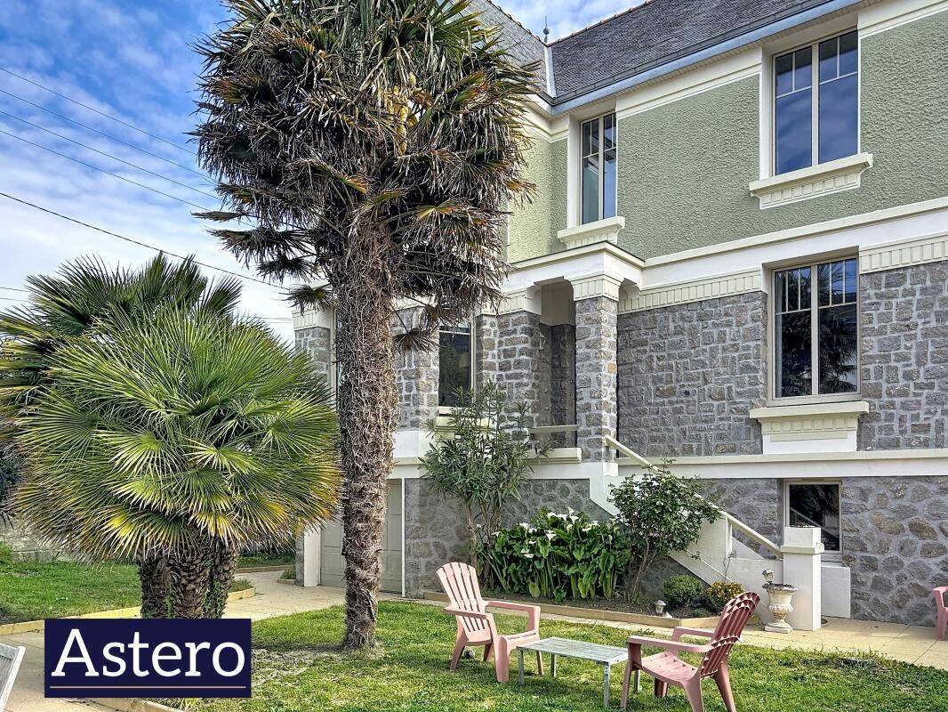 Maison 7 pièces 200 m² · à Port-Louis · 200 m² · 677 900 €