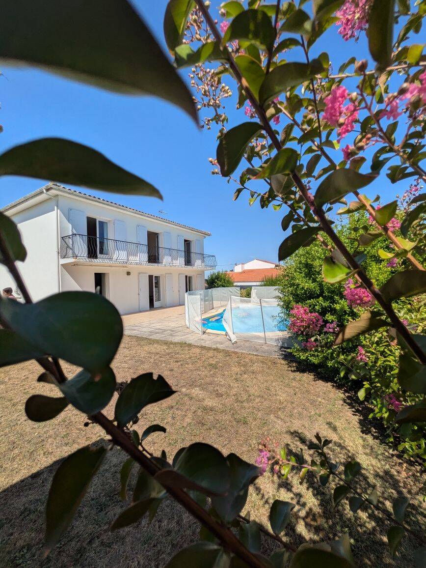 Maison 6 pièces 130 m² · à Saintes · 130 m² · 275 600 €
