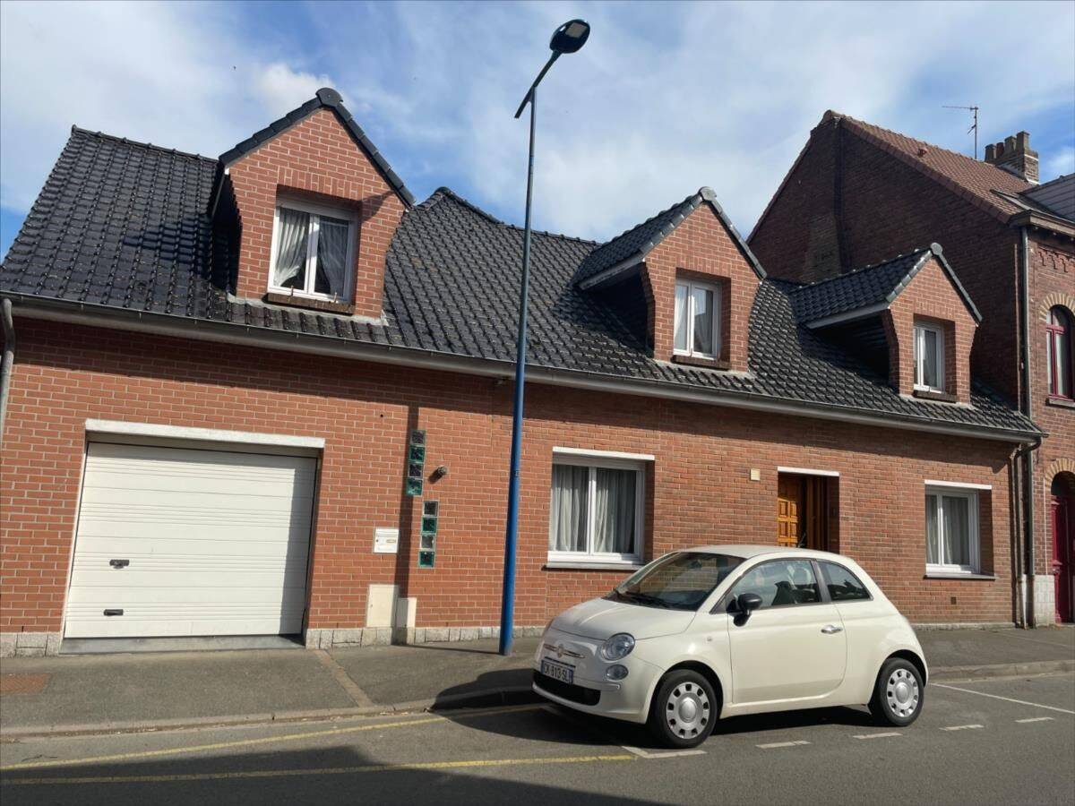 Maison 8 pièces 242 m² · à Godewaersvelde · 242 m² · 394 000 €