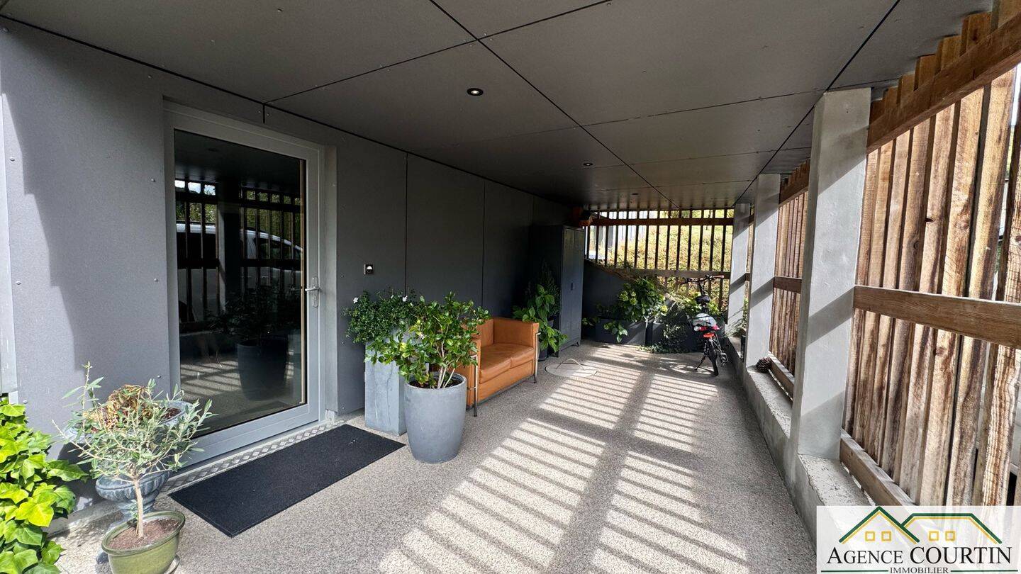 Maison 6 pièces 127 m² · à Conliège · 127,2 m² · 295 000 €