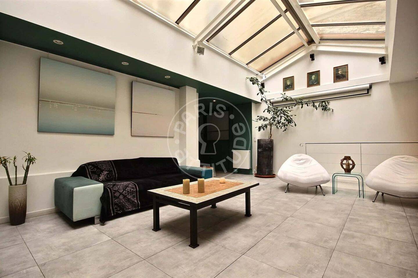 Appartement 5 pièces 240 m² · à Paris 12ème Arrondissement · 240 m² · 16 612 €/mois