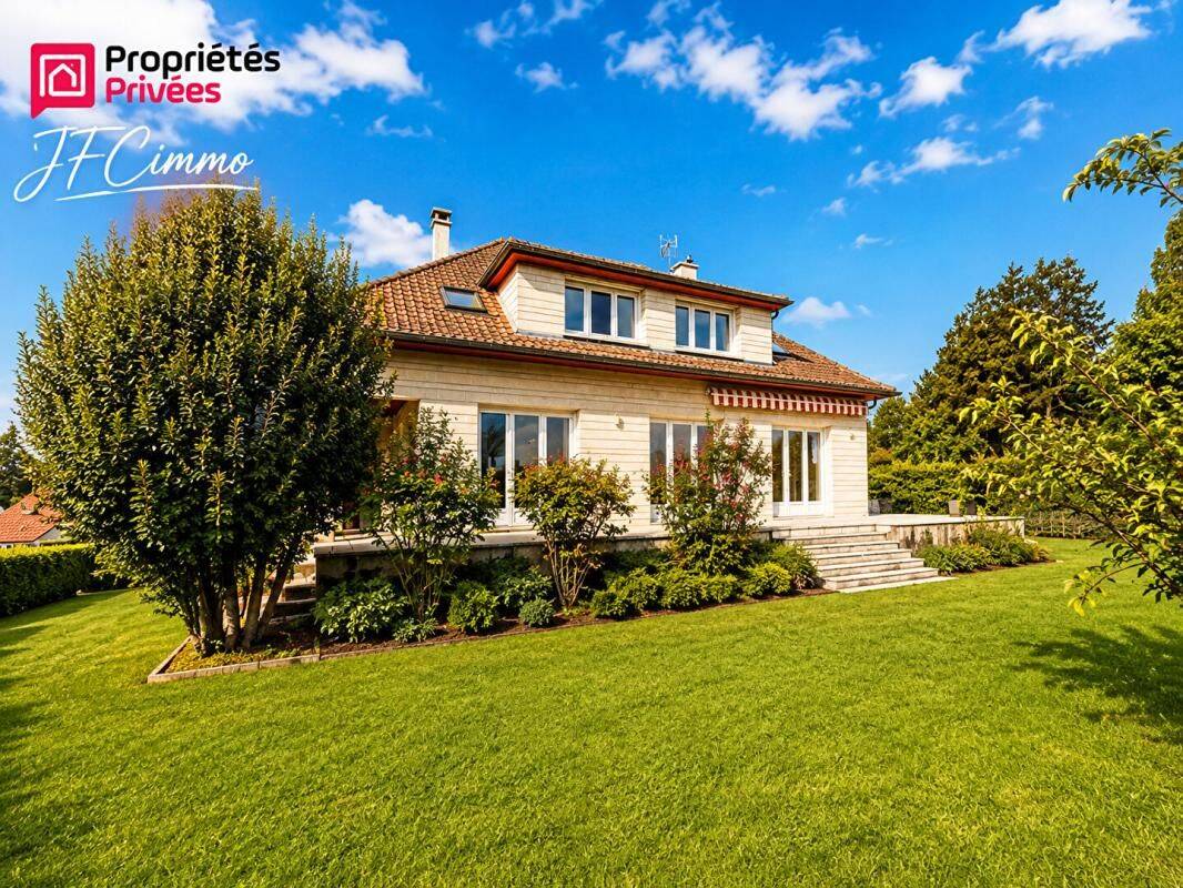 Maison 8 pièces 240 m² · à Soissons · 240 m² · 329 500 €