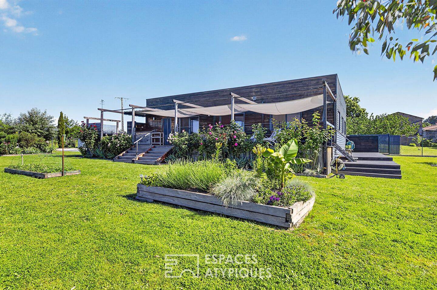Maison 6 pièces 140 m² · à Villefranche-de-Lonchat · 140 m² · 326 000 €