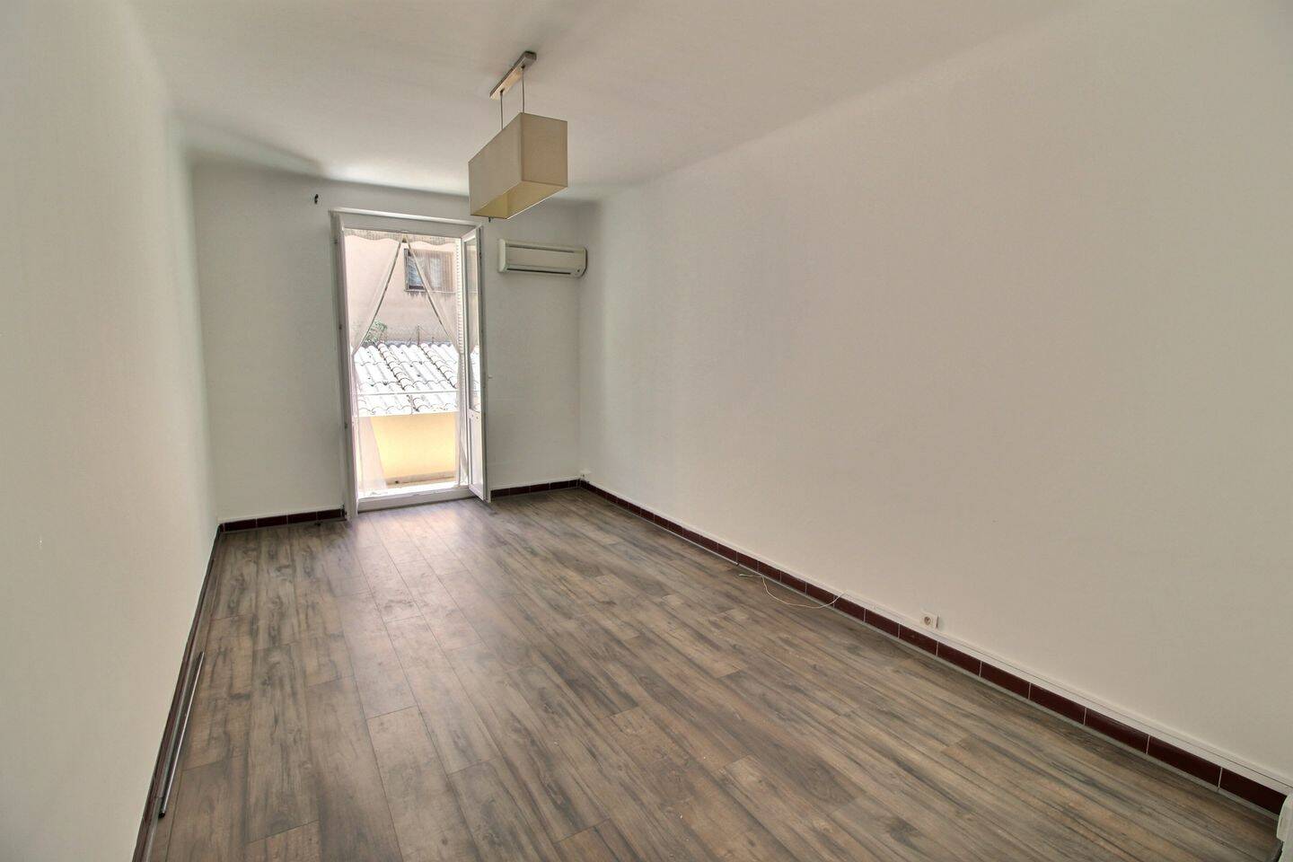 Appartement 3 pièces 56 m² · à Ajaccio · 56,3 m² · 842 €