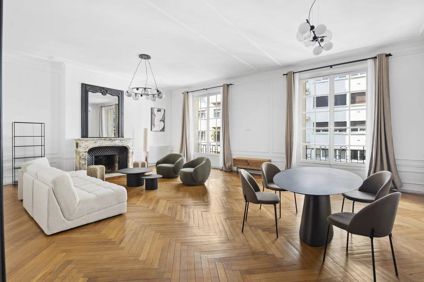 Appartement 5 pièces 190 m² · à Paris 16ème Arrondissement · 190 m² · 3 160 000 €