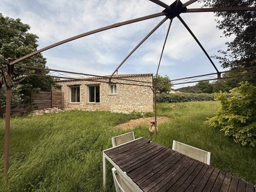 Villa à vendre 302 000 € 4 pièces 3 chambres 104 m² 2 950 m² de terrain Goudargues 30630