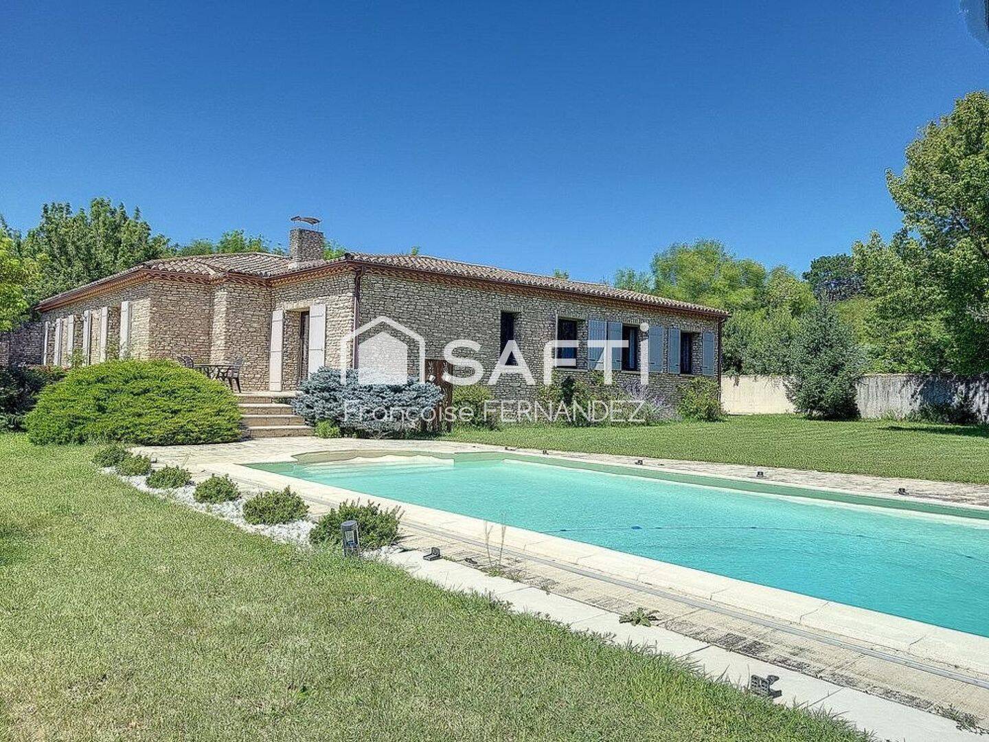 Maison 5 pièces 235 m² · à Carpentras · 235 m² · 750 000 €