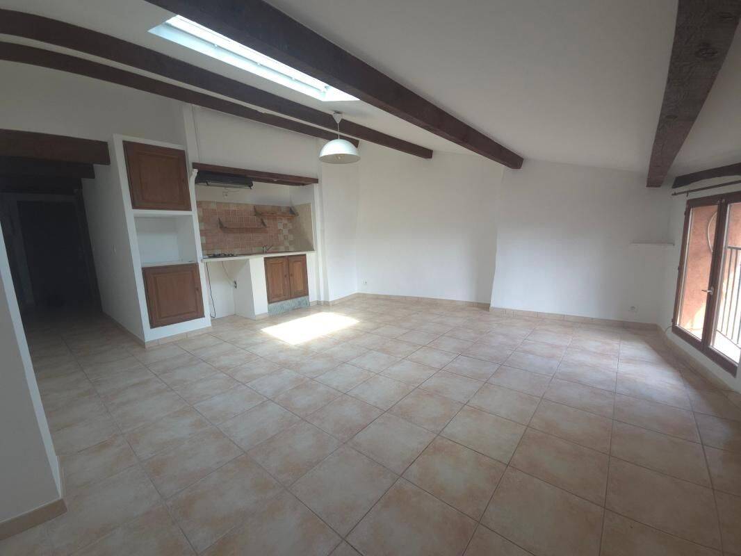 Appartement 3 pièces 63 m² · à Aups · 63,3 m² · 580 €