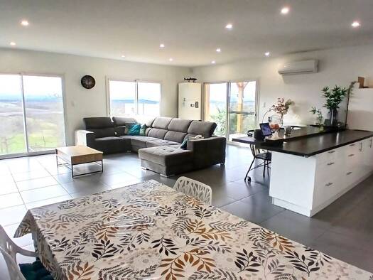 Maison à vendre 288 000 € 5 pièces 4 chambres 142 m² 2 266 m² de terrain Cuzance 46600