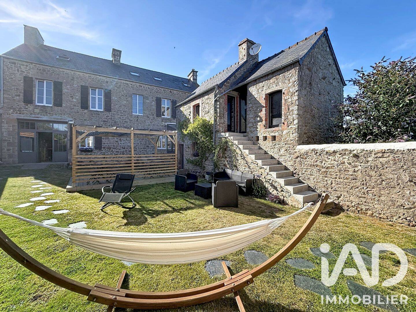 Maison 10 pièces 231 m² · à La Hague · 231 m² · 825 000 €