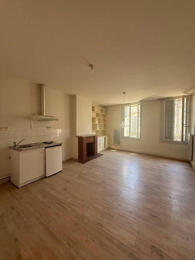 Appartement à louer 470 € 2 pièces 1 chambre 1er étage Vieux Bergerac Bergerac 24100