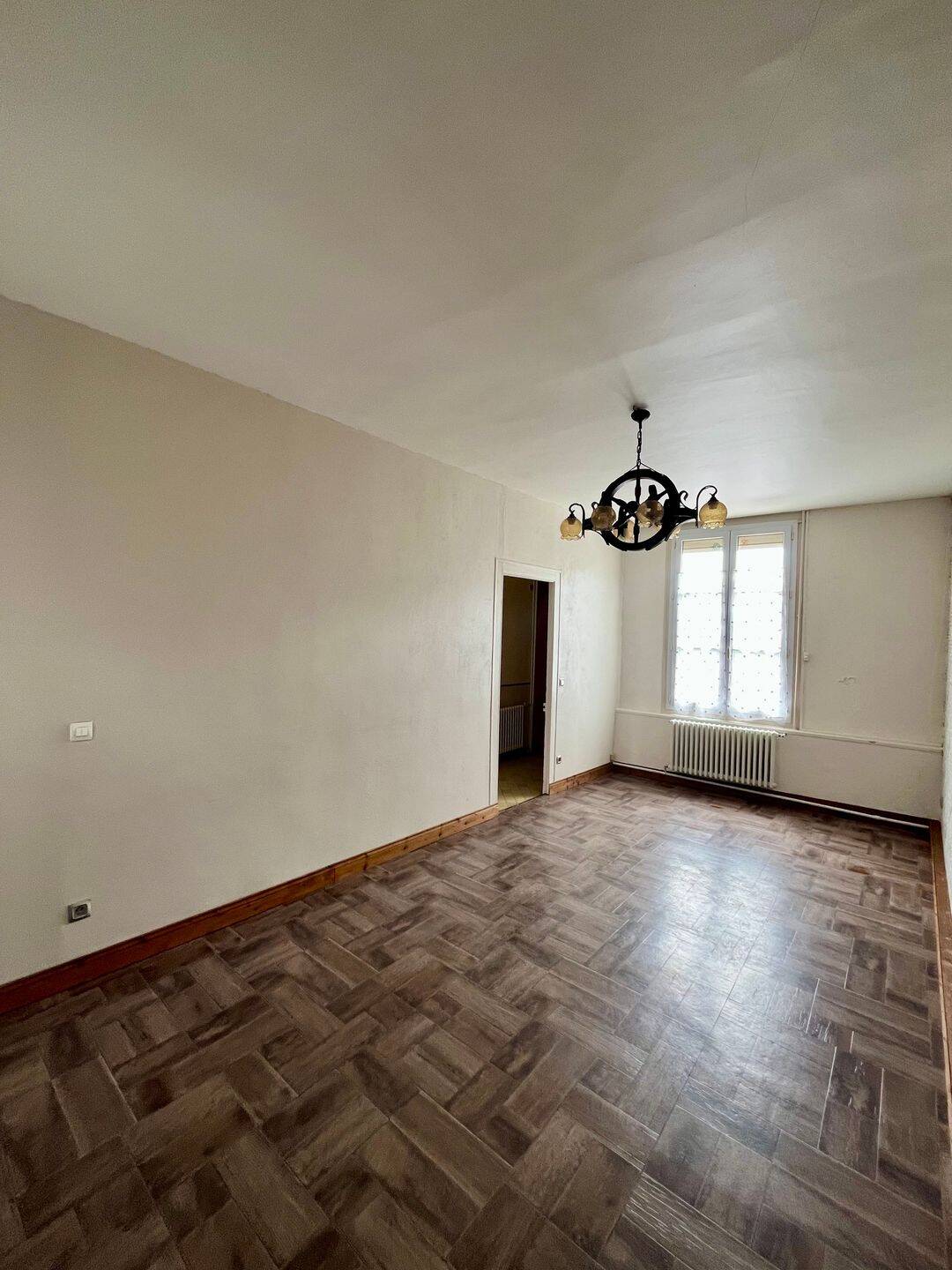 Maison 5 pièces 122 m² · à Bresles · 122 m² · 179 000 €