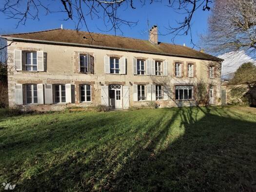 Maison à vendre 270 000 € 9 pièces 7 chambres 241 m² 2 867 m² de terrain Hermé 77114