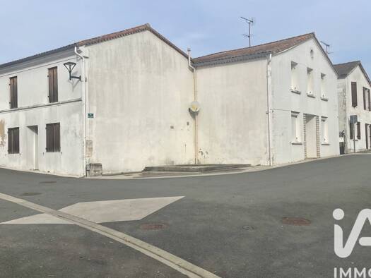 Maison à vendre 168 000 € 11 pièces 7 chambres 230 m² 705 m² de terrain Orignolles 17210