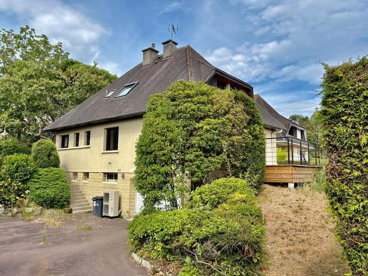 Maison 5 pièces 130 m² · à Caen · 129,9 m² · 2 450 €