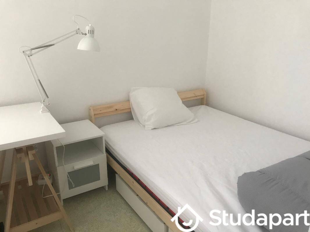 1 pièce 9 m² · à La Riche · 9 m² · 458 €