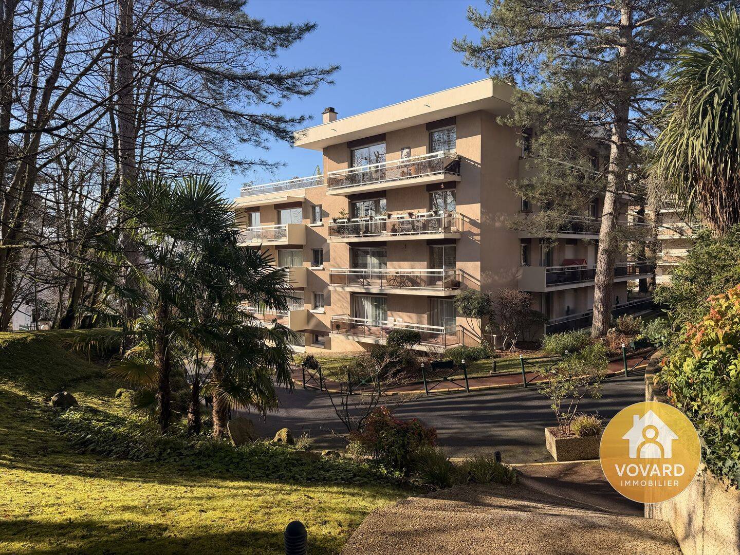 Appartement 5 pièces 99 m² · à Montmorency · 99 m² · 360 000 €