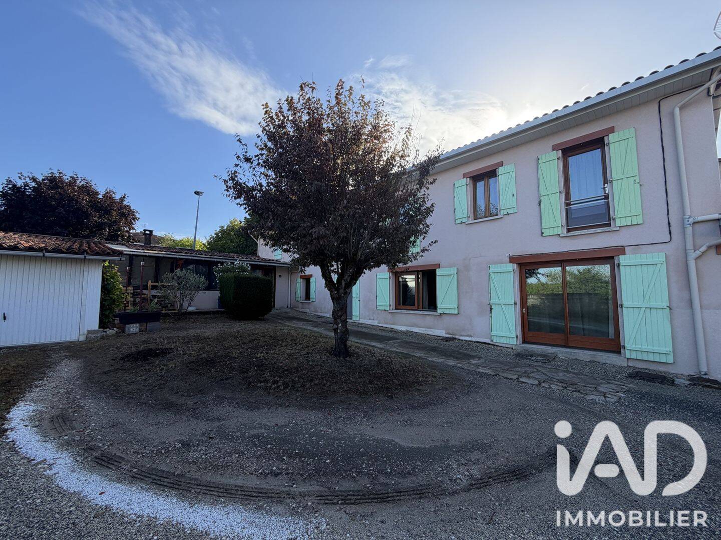Maison 5 pièces 127 m² · à Gond-Pontouvre · 127 m² · 272 000 €