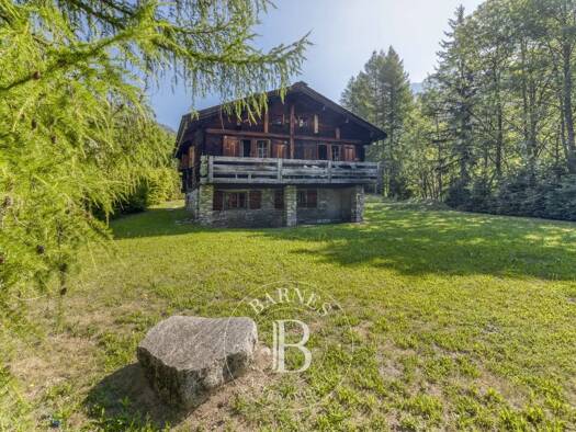 Chalet à vendre 2 950 000 € 6 pièces 6 chambres 141,9 m² 1 484 m² de terrain La Tour-Argentière-Les Praz Chamonix-Mont-Blanc 74400