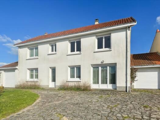 Maison à vendre 267 700 € 10 pièces 7 chambres 175 m² 1 335 m² de terrain Gétigné 44190