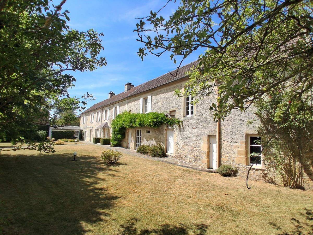 Maison 197 m² · à Hérouvillette · 197 m² · 599 000 €