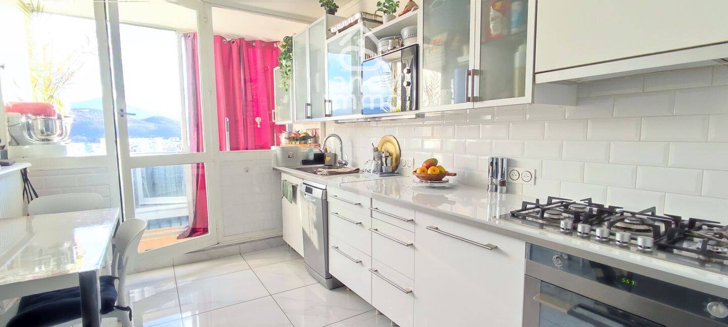 Appartement 4 pièces 80 m² · à Échirolles · 80 m² · 90 000 €