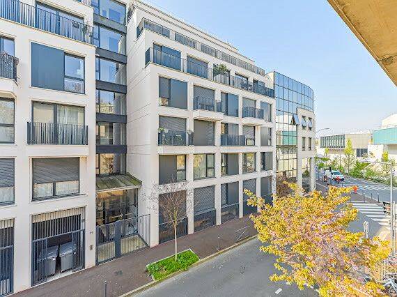 Appartement 3 pièces 67 m² · à Issy-les-Moulineaux · 66,5 m² · 1 640 €