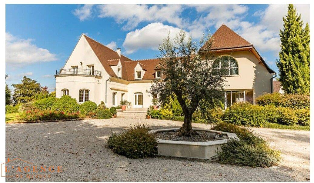 Maison 9 pièces 505 m² · à Crépy-en-Valois · 505 m² · 1 677 000 €