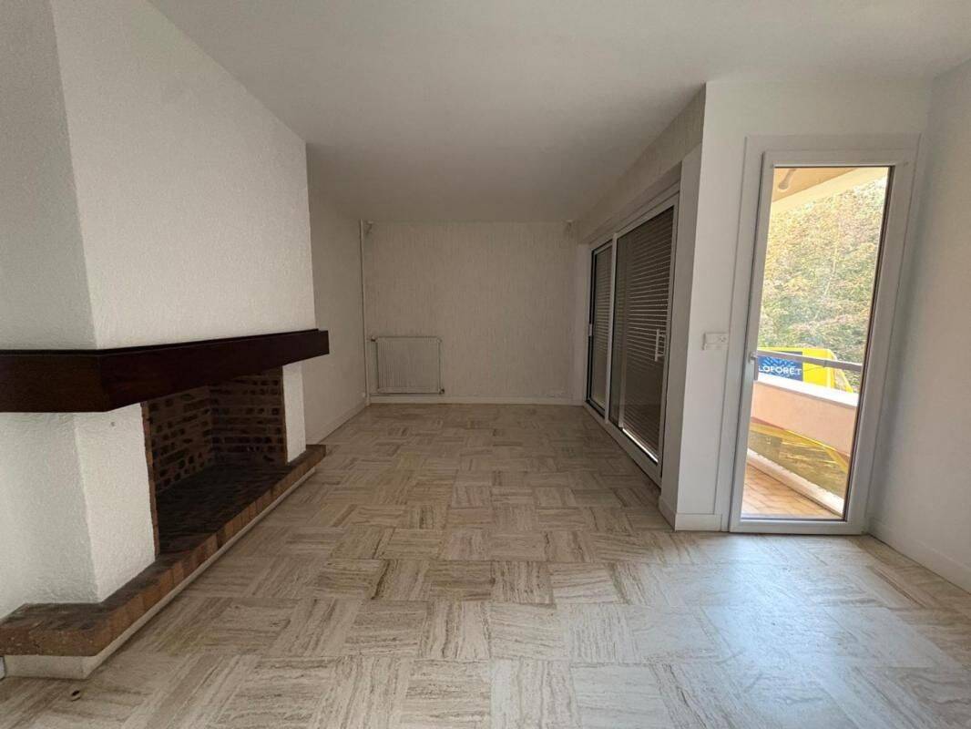 Appartement 2 pièces 58 m² · à Caudebec-lès-Elbeuf · 58 m² · 582 €/mois