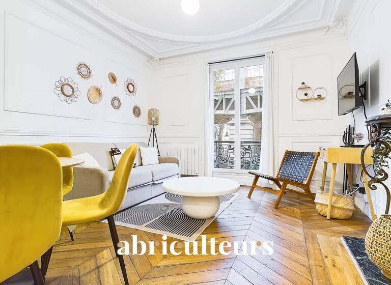 Appartement à vendre 475 000 € 3 pièces 2<br/>chambres 53 m²<br/>superficie 1/6<br/>étage Saint Vincent de Paul-Lariboisière Paris 10ème 75010