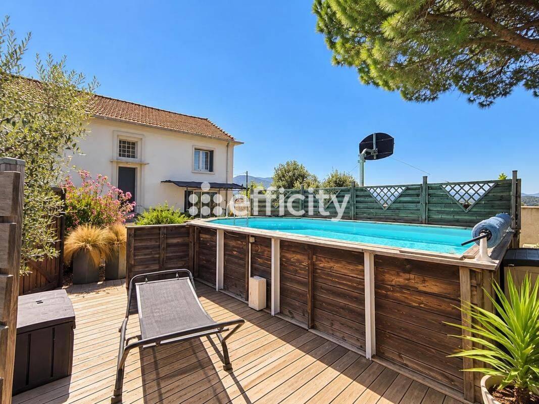Maison 6 pièces 153 m² · à Saint-Maximin-la-Sainte-Baume · 153,3 m² · 450 000 €