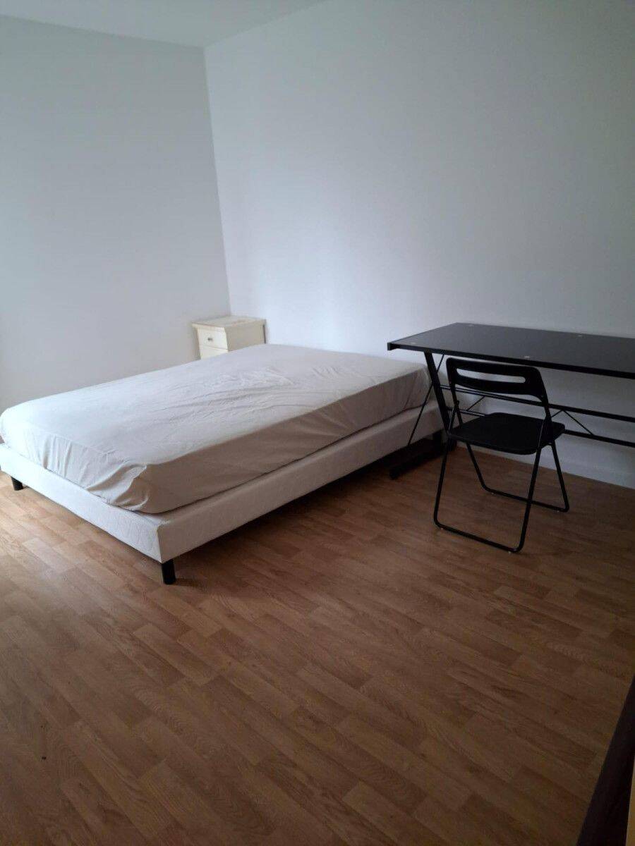 Appartement 1 pièce 84 m² · à Juvisy-sur-Orge · 84 m² · 600 €