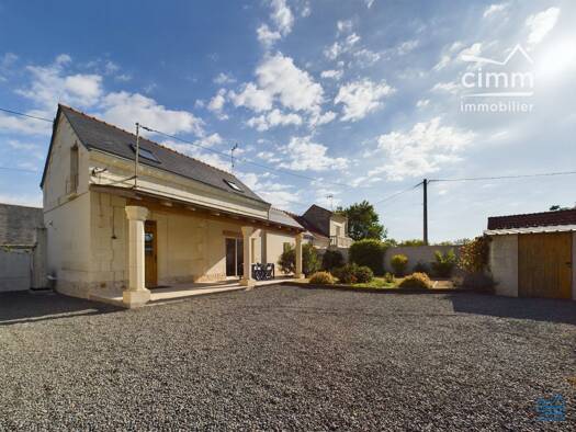 Maison à vendre 224 000 € 4 pièces 4 chambres 88,2 m² 8 470 m² de terrain Centre Ville-Fenet-Petit Puy Saumur 49400