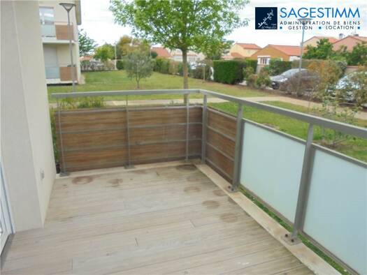 Appartement à louer 1 000 € 3 pièces 2 chambres 60 m² 1er étage Saint-Laurent-de-la-Salanque 66250