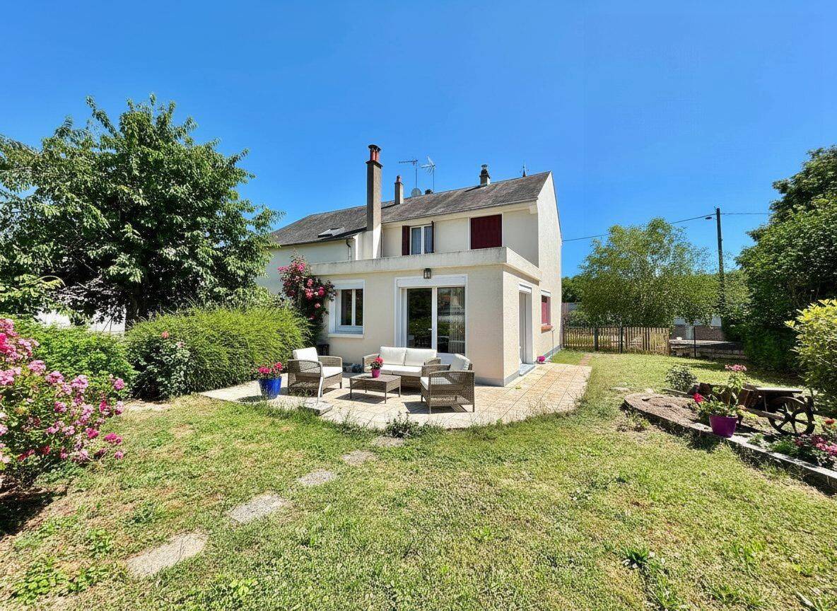 Maison 5 pièces 110 m² · à Saint-Jean-de-la-Ruelle · 110 m² · 230 000 €