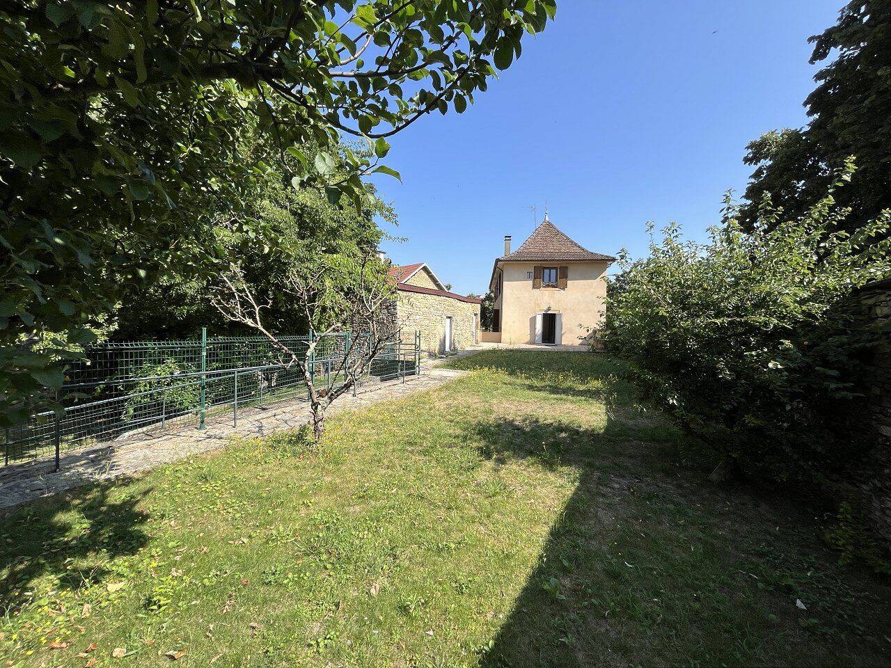 Maison 5 pièces 133 m² · à Crémieu · 133 m² · 1 500 €/mois